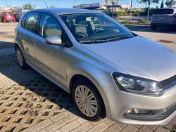 Argento Usata 2016 VW Polo Comfortline Tre volumi | 11.000 € (Buon prezzo)