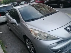 Usata 2008 Peugeot 207 CC Cabrio | 3200 € (Buon prezzo)