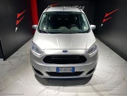 Argento Usata 2016 Ford Tourneo Courier Titanium Monovolume | 9900 € (Ottimo prezzo)
