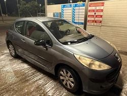 Grigio Usata 2009 Peugeot 207 Due volumi | 650 € (Super prezzo)