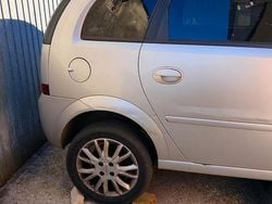 Grigio Usata 2009 Opel Meriva Monovolume | 900 € (Buon prezzo)