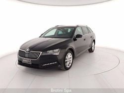 Nero metallizzato Usata 2023 Skoda Superb Executive Station wagon | 26.500 € (Super prezzo)