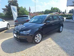 Nero Usata 2013 Audi A1 Attraction Due volumi | 10.990 € (Buon prezzo)
