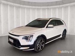 Snow white Usata 2023 Kia Niro SUV | 28.300 € (Cara)