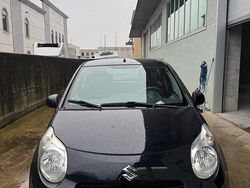Nero Usata 2011 Suzuki Alto Due volumi | 4099 € (Molto cara)