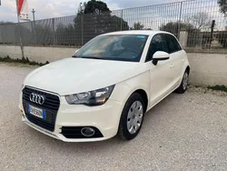 Bianco Usata 2012 Audi A1 Attraction Due volumi | 7990 € (Buon prezzo)