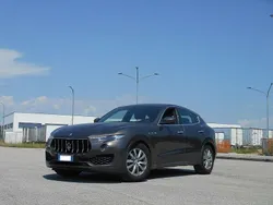Grigio Usata 2017 Maserati Levante SUV | 29.000 €