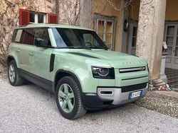Grasmere green Usata 2023 Land Rover Defender 75th Limited Edition SUV | 87.000 € (Molto cara)