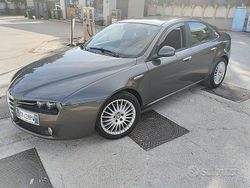 Grigio Usata 2007 Alfa Romeo 159 Tre volumi | 2400 € (Buon prezzo)