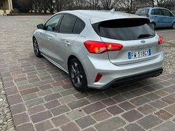 Grigio Usata 2019 Ford Focus ST-Line Tre volumi | 15.000 € (Molto cara)