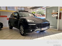 Nero Usata 2017 Porsche Cayenne Platinum Edition SUV | 32.950 € (Cara)
