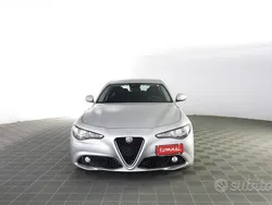 Grigio silverstone Usata 2018 Alfa Romeo Giulia Tre volumi | 21.890 € (Ottimo prezzo)
