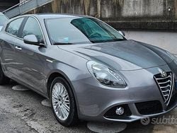 Grigio Usata 2015 Alfa Romeo Giulietta Distinctive Tre volumi | 6700 € (Buon prezzo)