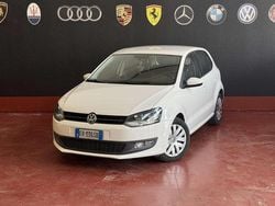 Bianco Usata 2013 VW Polo Comfortline Tre volumi | 6990 € (Buon prezzo)