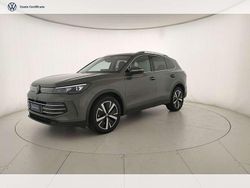 Velvet green metallizzato Usata 2024 VW Tiguan Elegance SUV | 39.400 € (Buon prezzo)