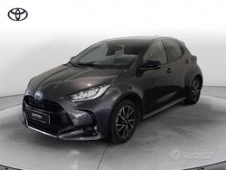 Grigio Usata 2020 Toyota Yaris Hybrid Style Tre volumi | 18.300 € (Molto cara)