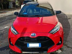 Rosso Usata 2021 Toyota Yaris Hybrid Tre volumi | 16.500 € (Cara)