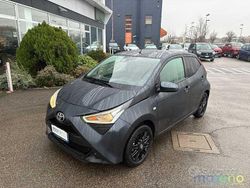 Grigio Usata 2020 Toyota Aygo X-play Due volumi | 11.990 € (Buon prezzo)