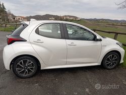 Bianco Usata 2021 Toyota Yaris Due volumi | 17.000 € (Buon prezzo)