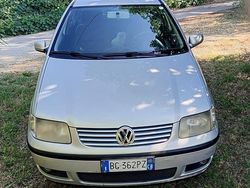 Grigio Usata 2000 VW Polo Tre volumi | 550 €