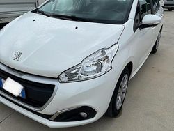 Bianco Usata 2019 Peugeot 208 Due volumi | 7800 €
