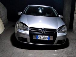 Grigio Usata 2004 VW Golf V Tre volumi | 3500 € (Molto cara)