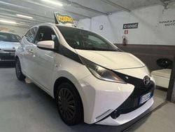 Bianco Usata 2015 Toyota Aygo X-clusiv Due volumi | 7290 € (Buon prezzo)