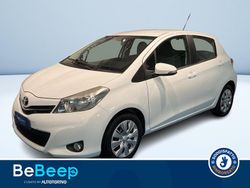 Bianco pastello Usata 2013 Toyota Yaris Lounge Tre volumi | 10.900 € (Molto cara)