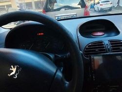 Usata 2001 Peugeot 206 Tre volumi | 1200 € (Ottimo prezzo)