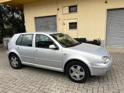 Grigio Usata 1999 VW Golf IV Tre volumi | 1500 € (Buon prezzo)