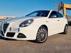 Usata 2012 Alfa Romeo Giulietta Exclusive Due volumi | 8000 € (Molto cara)