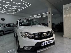 Bianco Usata 2017 Dacia Sandero Stepway Tre volumi | 6900 € (Buon prezzo)
