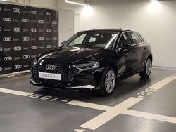 Nero Nuova 2025 Audi A3 Business Tre volumi | 35.200 € (Super prezzo)