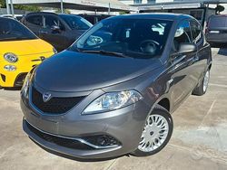 Grigio Usata 2017 Lancia Ypsilon Silver Due volumi | 7900 € (Buon prezzo)