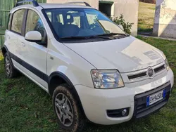 Bianco Usata 2011 Fiat Panda 4x4 Climbing Due volumi | 8300 € (Ottimo prezzo)