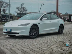 Usata 2024 Tesla Model 3 Tre volumi | 30.000 € (Buon prezzo)