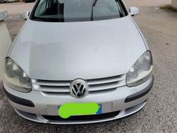 Grigio Usata 2004 VW Golf V Tre volumi | 1900 €