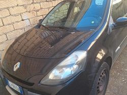 Usata 2011 Renault Clio II Due volumi | 2750 €