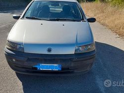 Usata 2003 Fiat Punto | 800 € (Buon prezzo)