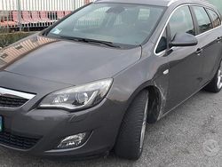 Grigio Usata 2011 Opel Astra Cosmo Station wagon | 4400 € (Ottimo prezzo)