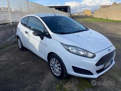 Bianco Usata 2013 Ford Fiesta Furgone | 2950 € (Buon prezzo)