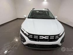 Bianco Nuova 2025 Dacia Sandero Expression Tre volumi | 17.990 € (Buon prezzo)