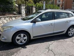 Argento Usata 2010 Renault Mégane III Dynamique Station wagon | 2200 € (Ottimo prezzo)