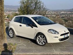 Usata 2014 Fiat Punto Easy Tre volumi | 2500 € (Super prezzo)