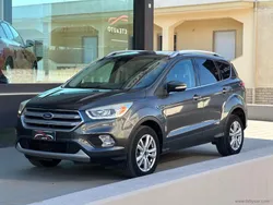 Grigio Usata 2017 Ford Kuga Titanium SUV | 10.900 € (Ottimo prezzo)