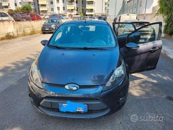 Grigio Usata 2009 Ford Fiesta Due volumi | 2500 € (Super prezzo)
