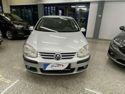 Argento Usata 2007 VW Golf Comfortline Tre volumi | 3199 € (Buon prezzo)