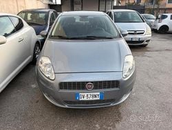 Grigio Usata 2009 Fiat Grande Punto Due volumi | 2300 € (Ottimo prezzo)