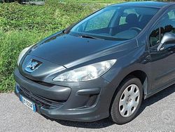 Grigio Usata 2008 Peugeot 308 Comfort Tre volumi | 2000 € (Ottimo prezzo)