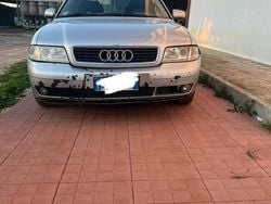 Usata 2000 Audi A4 Tre volumi | 1700 € (Buon prezzo)